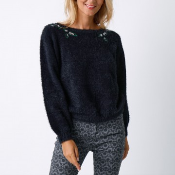 Pull maille douceur avec strass et perles