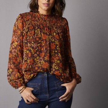 Blouse imprimée, col montant et plastron smocké