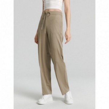 Pantalon avec pli permanent