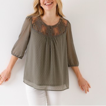 Blouse macramé unie, voile plumetis